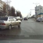 Видео с регистратора: Цирк уехал, клоуны остались: весна вынудила автолюбителей массово нарушать ПДД? Видео с регистратора: Цирк уехал, клоуны остались: весна вынудила автолюбителей массово нарушать ПДД?
