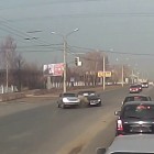 Хитрый разворот не прошел - Форд протаранил Приору, не желавшую стоять в очереди на поворот на Марпосадском шоссе Хитрый разворот не прошел - Форд протаранил Приору, не желавшую стоять в очереди на поворот на Марпосадском шоссе