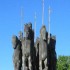 В мае 1989 года по центру кругового перекрёстка около магазина «Роща» была установлена скульптурная композиция "Чебоксарцы едут в Москву" В мае 1989 года по центру кругового перекрёстка около магазина «Роща» была установлена скульптурная композиция "Чебоксарцы едут в Москву"